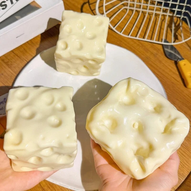 Novelty Gifts - Taba Squishy Cheese Cube Stressbal Vormbaar