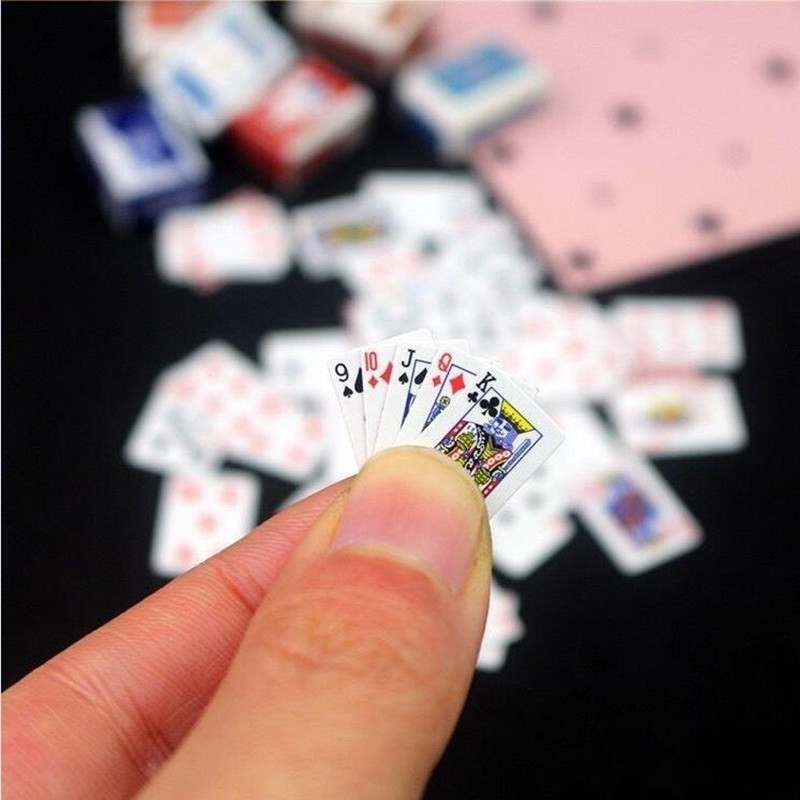 Prank Toys - 1 set Mini Poker Speelkaarten Leuke