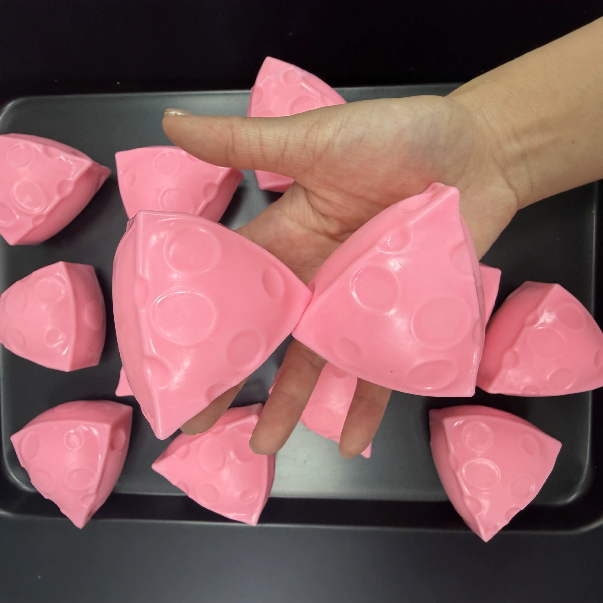 Handgemaakt knisperend kaasvor - Novelty Gifts recensie en prijs